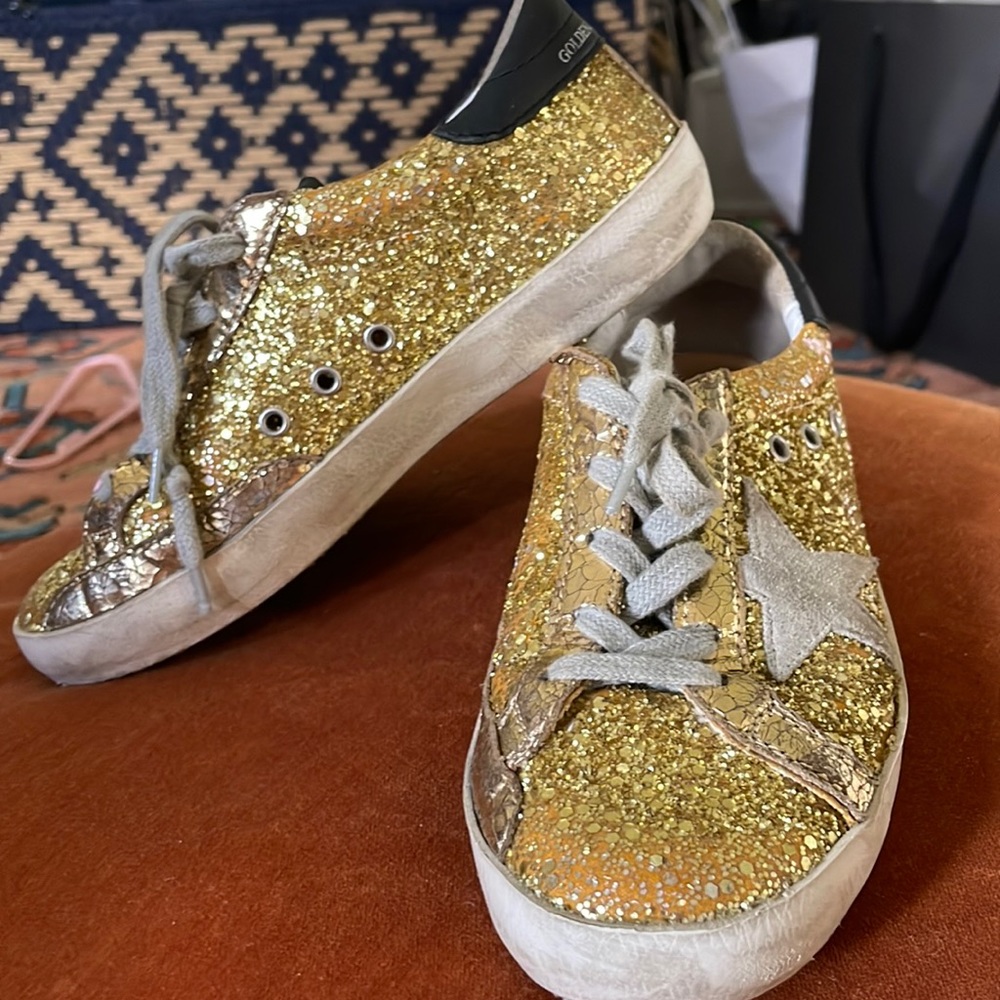 Kids size 33 golden goose sparkly clean shoes!